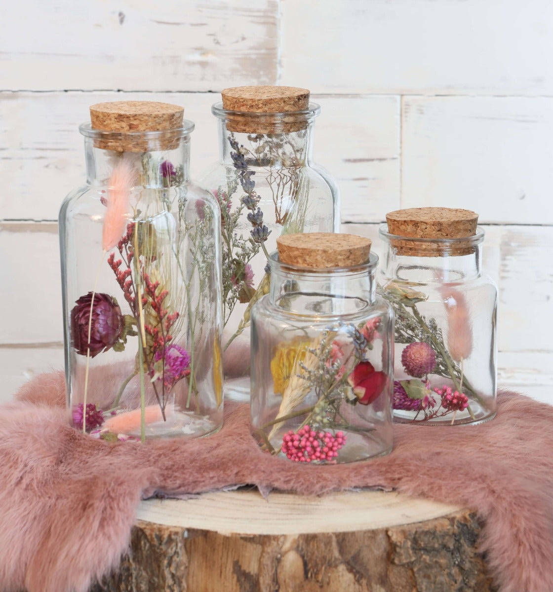 Flacon en verre en verre avec 2 fleurs séchées différentes Ø7cm (12 pièces.) [IFS-29394]