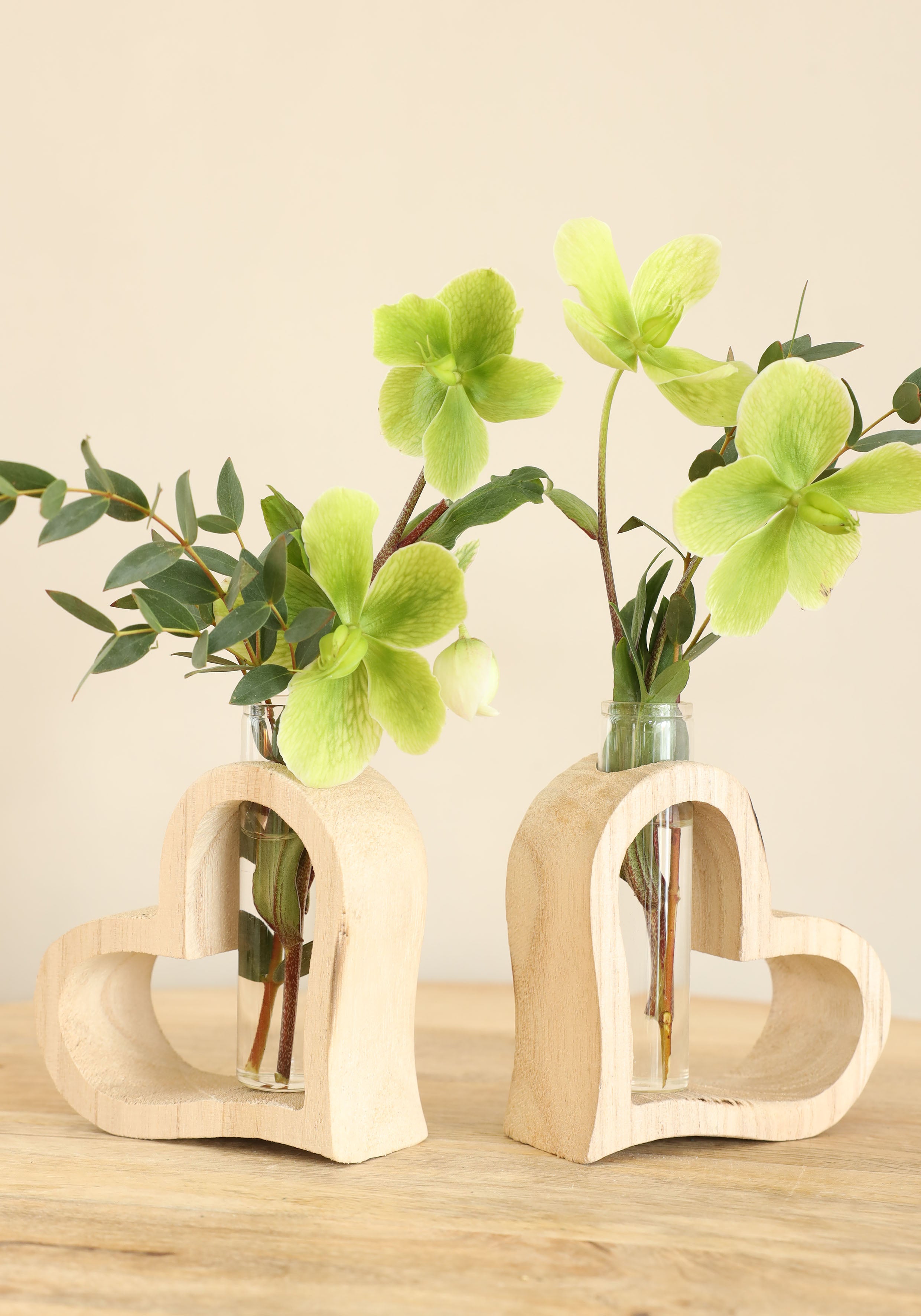 Cœur en bois avec tube à essai 10 x 5 h.11 cm (6 pcs) [IFS-29638]