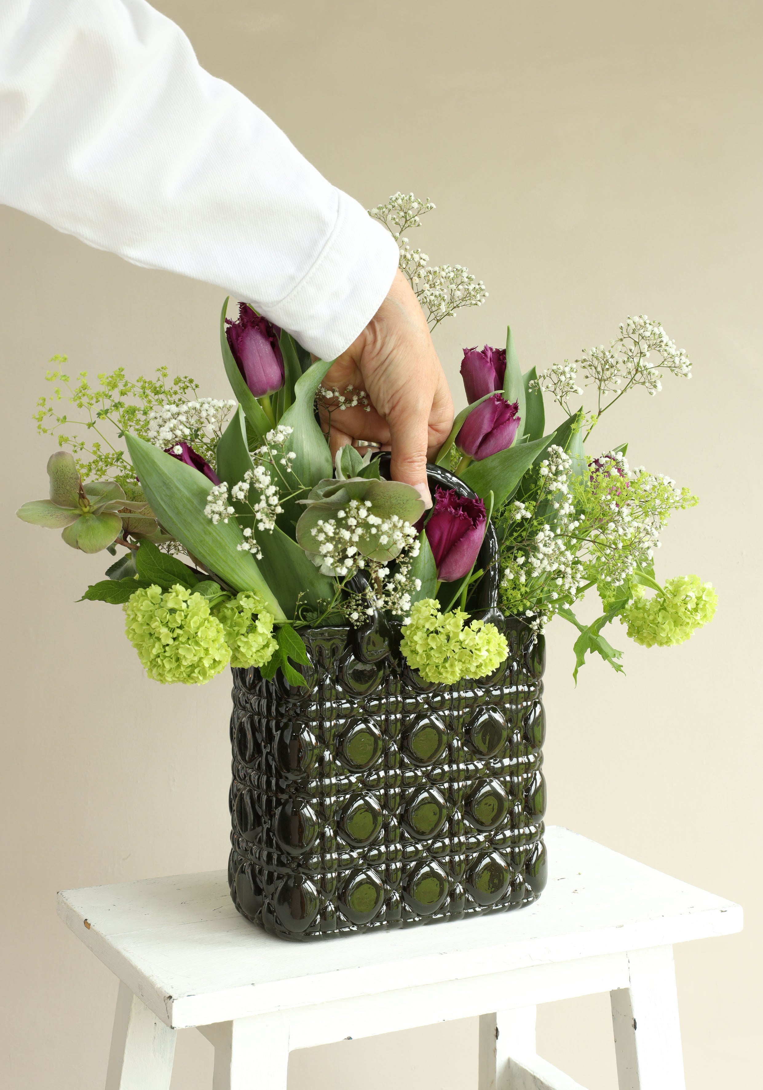 Handtas vaas Elysee glazen handvat l.14 x b.9,5 x h.22 cm donkergroen (1 st) [IFS-37235]