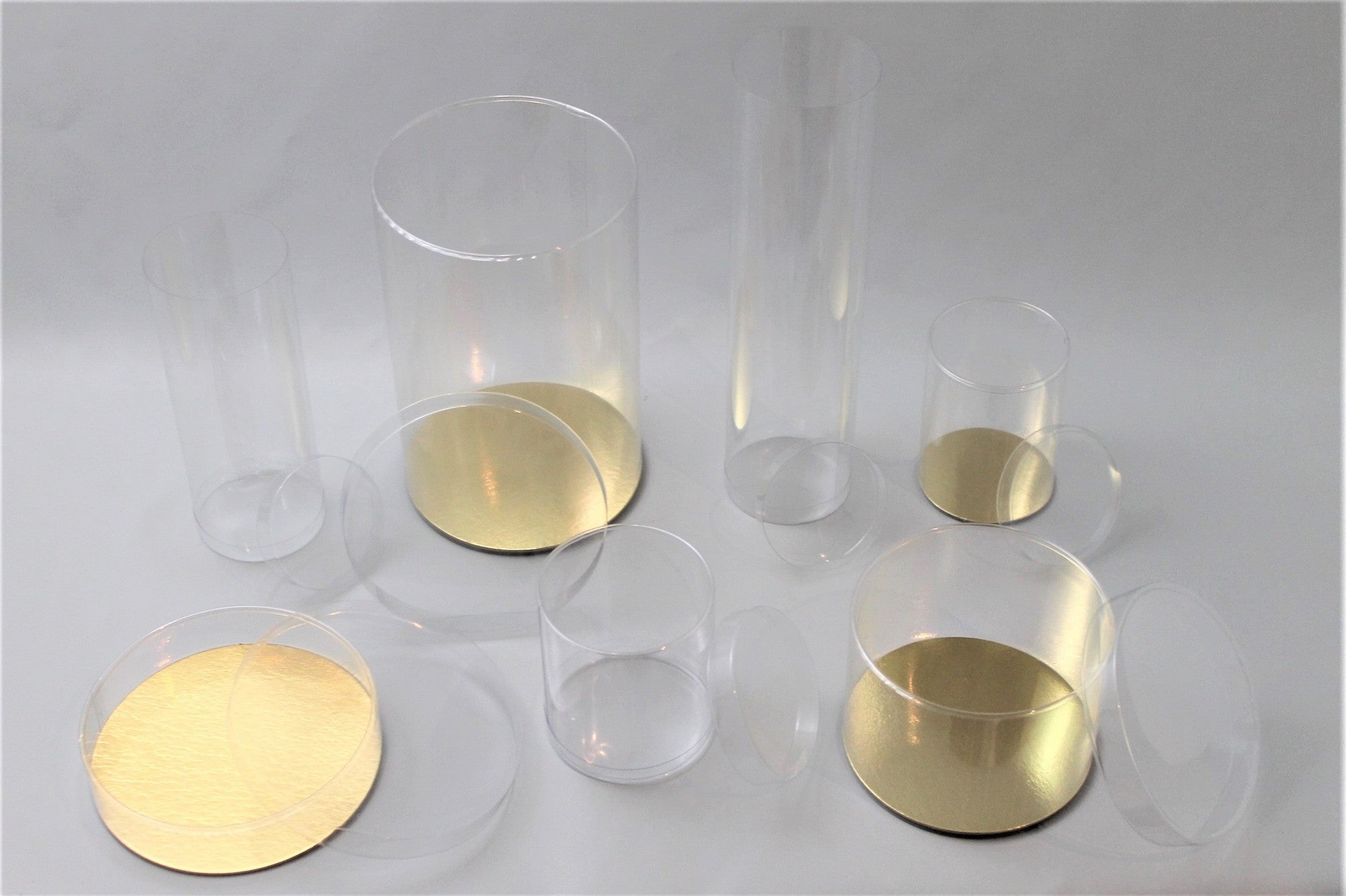 Plastiek Koker Rond 8x8cm vaste Bodem Goud en los Deksel (25 stuks) [KJ-8X8KG]